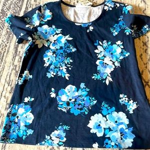 Karen blue t-shirt medium NWT